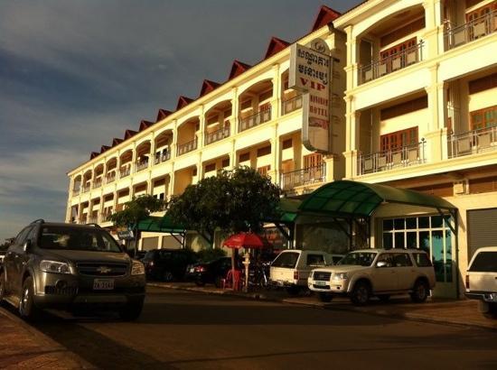 MONOROM VIP HOTEL 2*